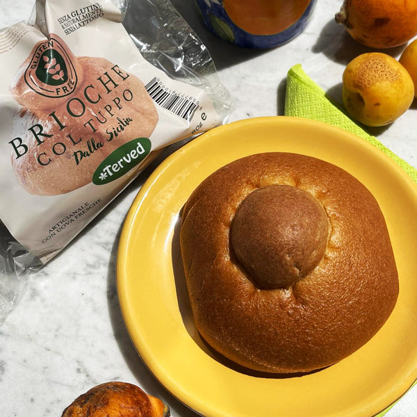 Gluten- und laktosefreie sizilianische handwerklich hergestellte Brioche 